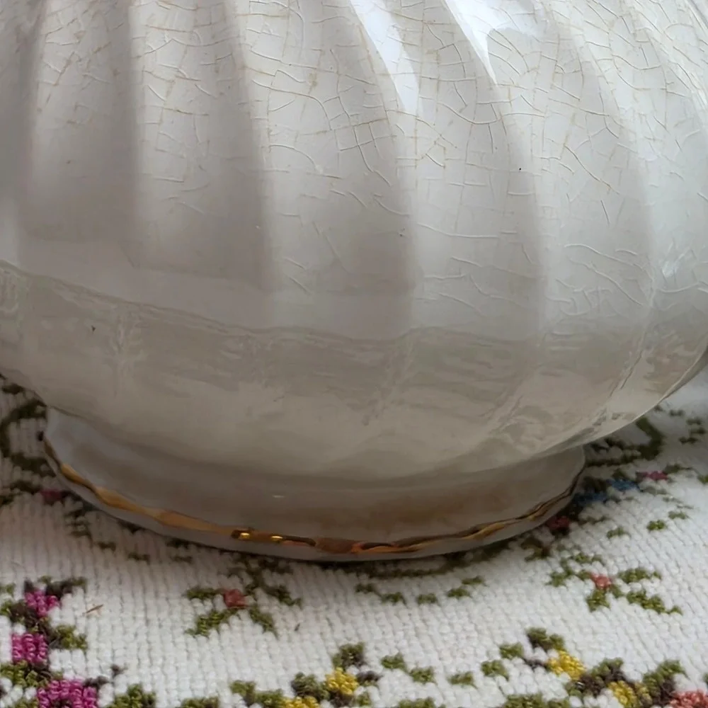 Vintage 1940s Sadler England Cream and Gold‎ Swirl Teapot Elegant Cottagecore